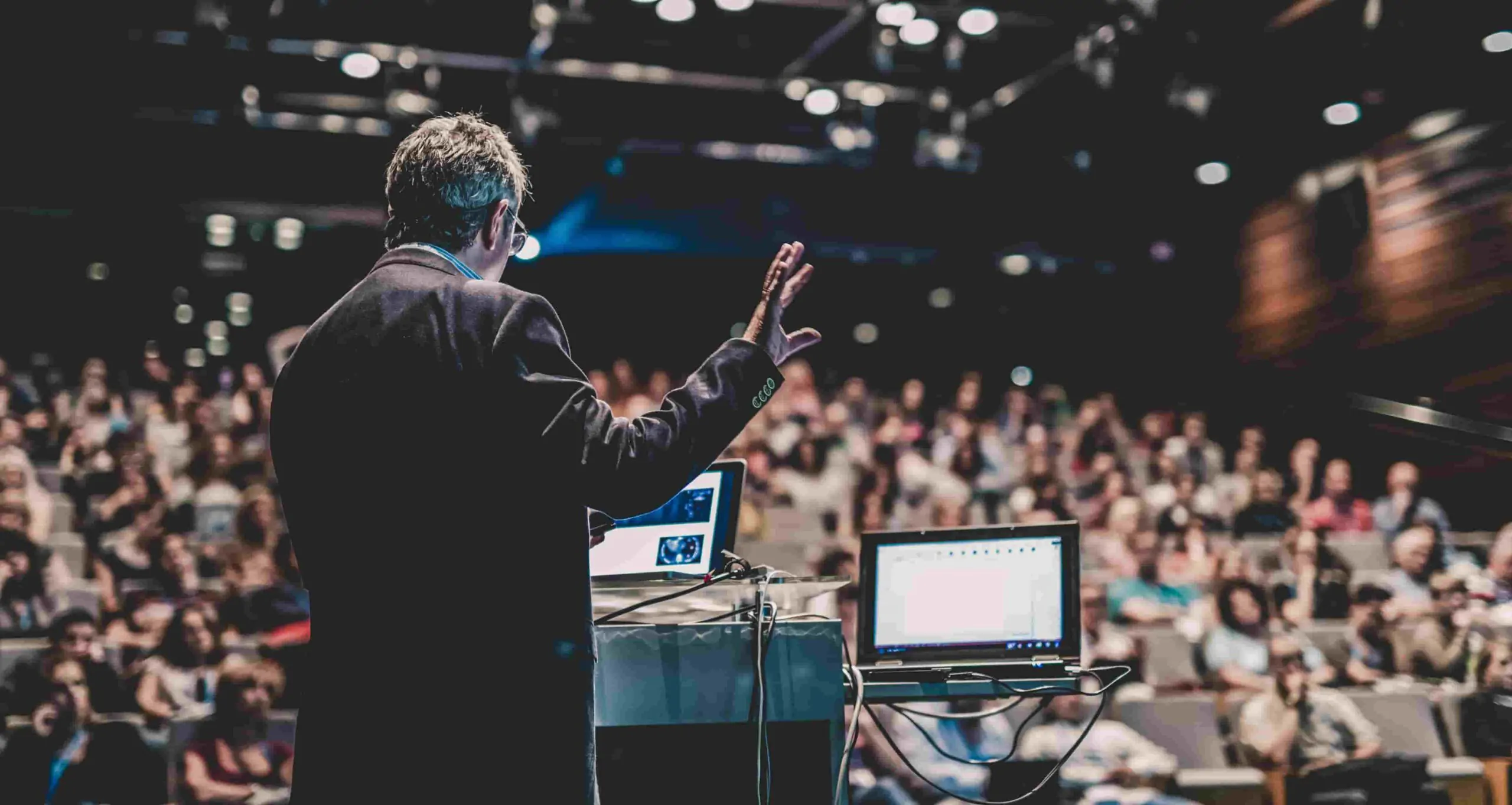 Quais são os objetivos de uma palestra de liderança?