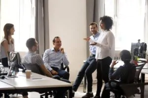 Líder treinando sua equipe